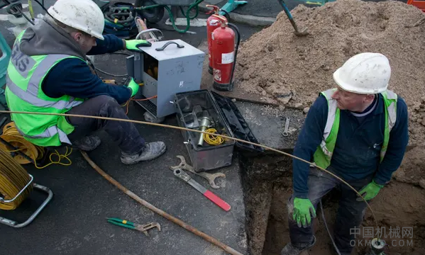 英国投资了数百万能够在危险地点工作的微型机器人 中国机械网,okmao.com