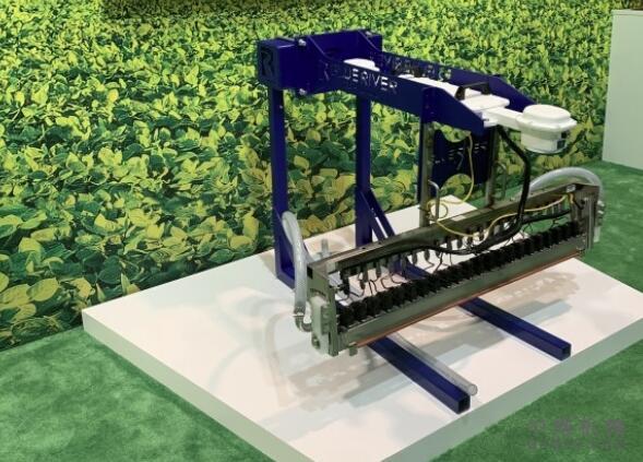 迪尔展示了依靠AI和Nvidia芯片的智能除草机 中国机械网,okmao.com