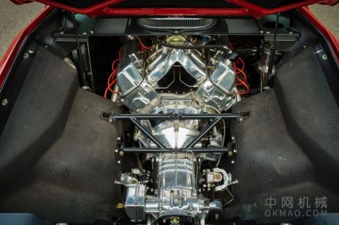 驾驶这辆经过修改的1974 De Tomaso Pantera，目前的主人已经用这匹意大利种马正确地做了一切 中国机械网,okmao.com