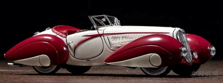 拿出放大镜,q尖头和那瓶Slick Products Instant Detailer样品瓶 中国机械网,okmao.com