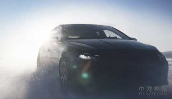 随着揭幕的临近，现代最小的热舱口在冰冻的湖面上漂流 中国机械网,okmao.com