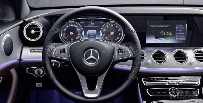 新型梅赛德斯·奔驰方向盘给人以更多的感觉 中国机械网,okmao.com