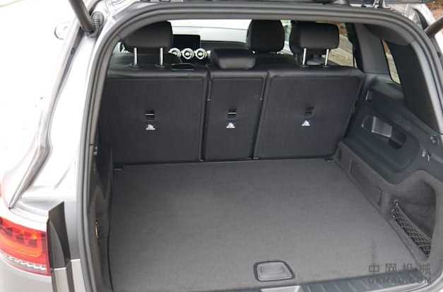 2020年梅赛德斯-奔驰GLB级内部存储车道测试 中国机械网,okmao.com