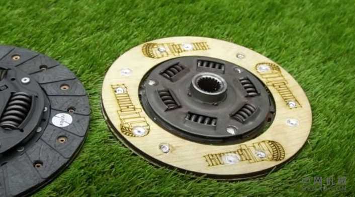 带有木制离合器的拉达车是最粗略的工程 中国机械网,okmao.com