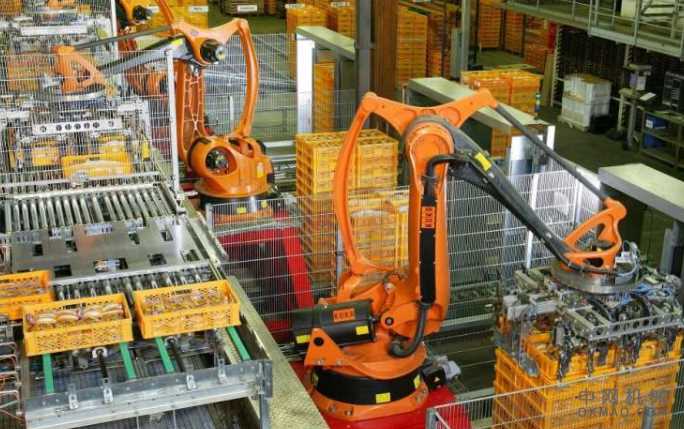 工人们担心当采用诸如机器人之类的新技术时，他们会以更快的速度工作 中国机械网,okmao.com