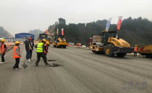 压路机的9大不规范保养 中国机械网,okmao.com