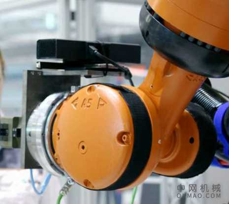 交互式控制指导工业机器人：使人们和大型工业机器人能够以一种非常像人类团队合作的直观方式进行协作 中国机械网,okmao.com