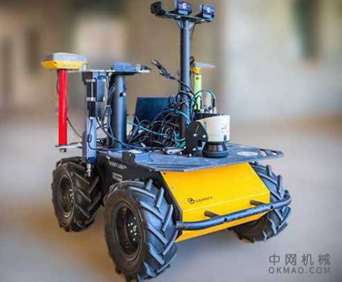 研究人员正在开发的用于新型植物水分测量系统的基础机器人将导航成排的农作物 中国机械网,okmao.com