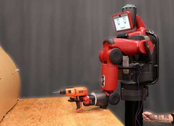 用脑电波和手势控制机器人 中国机械网,okmao.com