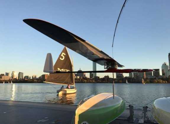 自主滑翔机可以像信天翁一样飞行，像帆船一样巡航 中国机械网,okmao.com