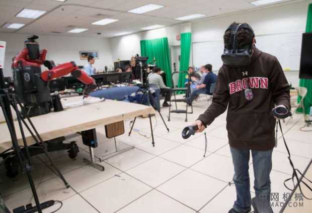 该软件使机器人可以在虚拟现实中进行控制 中国机械网,okmao.com