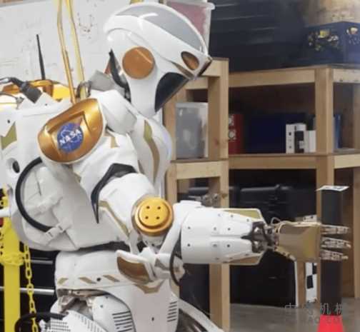 制作可以用手操作的机器人 中国机械网,okmao.com