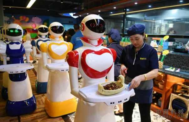 餐饮机器人再掀新浪潮！距离取代人工还有多远？ 中国机械网,okmao.com