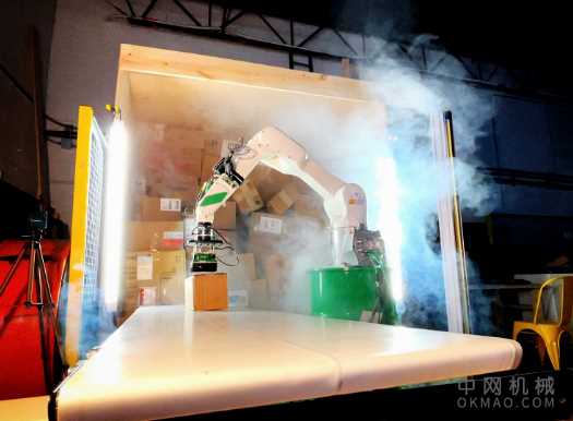 Pickle Robots的公司宣布推出Dill，该机器人可以以非常高的速度从拖车后部的箱子中卸下货箱 中国机械网,okmao.com