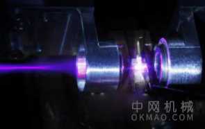 液体中的脉冲激光加速寻找有效催化剂，研究人员记录了该技术如何快速产生高活性、精心调整的纳米粒子阵列 中国机械网,okmao.com