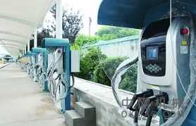 电动公交车：气候变化的好消息，还是更好？电动客车由一个或多个电机供电，这些电机从车上的大电池接收能量 中国机械网,okmao.com