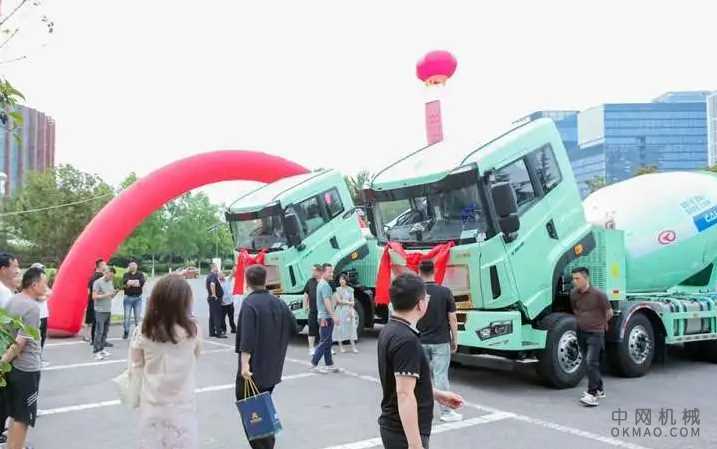 打造绿色商砼新体验 远程X7M醇氢电动搅拌车西北首发交付 中国机械网,okmao.com